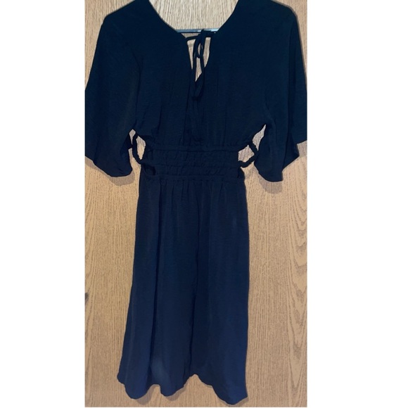 NWOT SURPLUS V NECK CUT OUT WAIST BUTTERFLY SLEEVES DRESS! NEVER WORN! - Picture 8 of 8